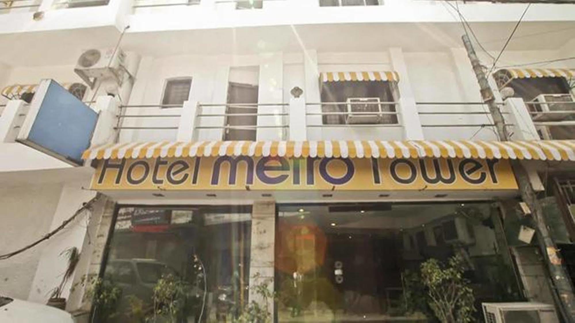 Oyo Hotel Metro Tower Near Ambience Mall Nova Deli Exterior foto